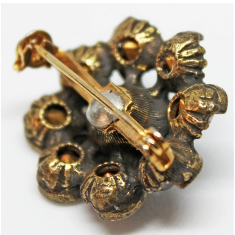 Vintage Dark Garnet Red Glass Stone Flower Goldt Brooch Pin | Jewelry | Brooch - Picture 7 of 8
